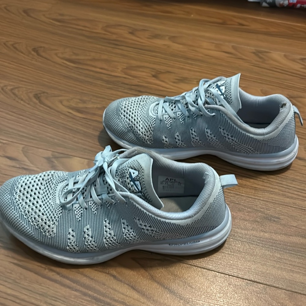 APL Shoes